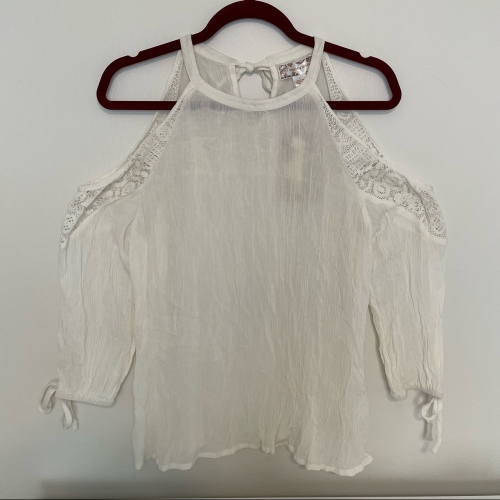 NWT Band of Gypsies Cold Shoulder Open Shoulder Crochet White Blouse Sz L